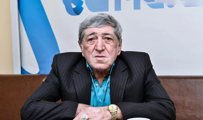 Rəmişin qardaşı Romik Hüseynov vəfat edib, bu gün Qarağacı qəbiristanlığında dəfn olunacaq