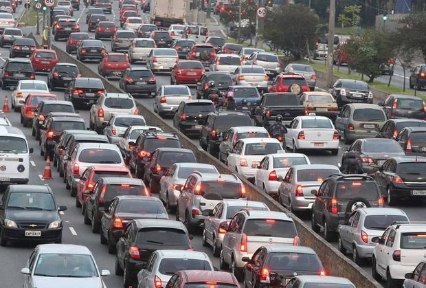 Rayon qeydiyyatlı avtomobillərin Bakıya girişinə qadağa tıxacları həll edərmi?