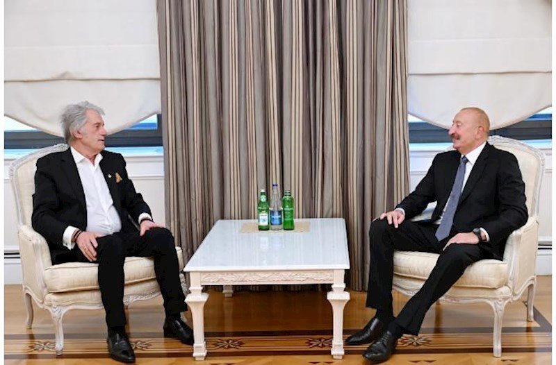 İlham Əliyev Bakıdakı görüşdə Viktor Yuşenkonu qəbul etdi